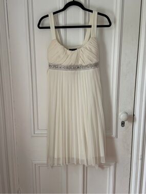Women’s Intrigue White Chiffon Cocktail Dress Crystal Beaded Empire Waist